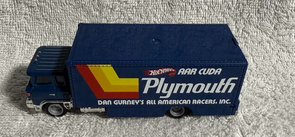 Hot Wheels Sakura Sprinter Dan Gurney's AAR Cuda